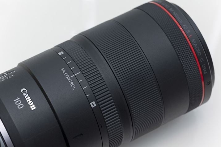 샊O3ނŁAYOʂuRg[OvutH[JXOvuSARg[OvBuEF100mm F2.8 L MACRO IS USMvƔׂƃO2Ă̂ŁAɊɂ͏Ԃ邩Ȃ