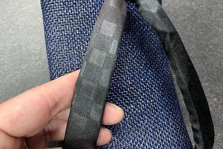 @̕\ʂɂ͂CȂs͗lzĂAIG^ꂽ͋C