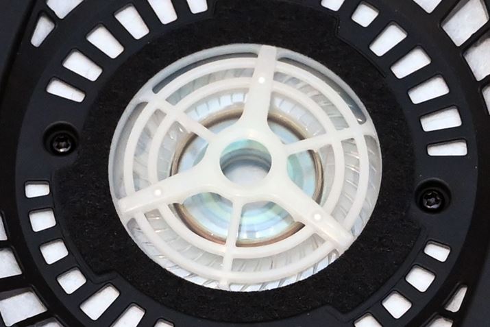 uMDR-MV1ṽhCo[jbgBv̌ɌĒԈ肵Đi邱Ƃ߂邽߁AhCo[jbg̑fނɂĂ͓Ȃ̂gpAɌ`\Hv邱ƂŉǋƂ