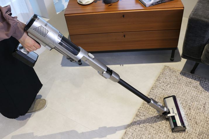 ኱ATCYdʂ̓Abv܂AۂɎgĂ݂Ɠ₷ɂ͉eȂBgp̏dʃoX𒲐邽߁ApCv̍ɂ̓J[{̗pB܂A肪߂̐lł₷悤ɁAnḧ蕔ׂ͍݌vĂƂ܂