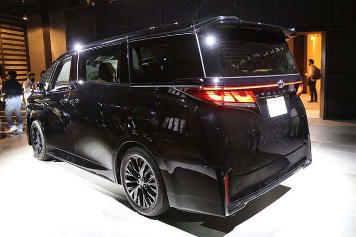 V^uFt@CAṽtgAAGNXeABヂf̃ÓAuAt@[hvɔׂƂT߂̂AV^fł̓Og傳ĂAuAt@[hvƓlɃCpNg̋痧ƂȂ