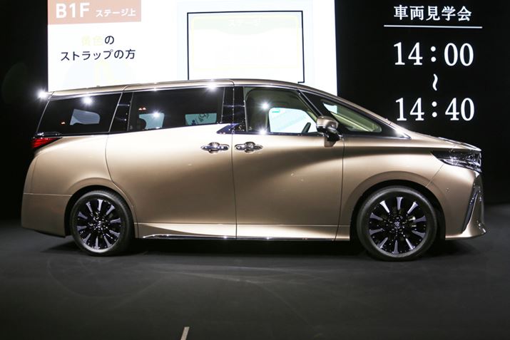 TChfUĆÂ悤ɑ傫ȋؓ̉򂪗͋ːipC[WăfUCĂAɔׂđ傫ȗ}g{Ă