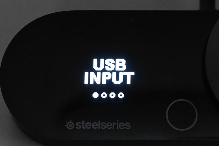 JX^}CYj[Ăяoۂɍŏɕ\̂́uUSB INPUTvBppx̍USB͂̐؂ւ삾ɓj[ɂȂĂ