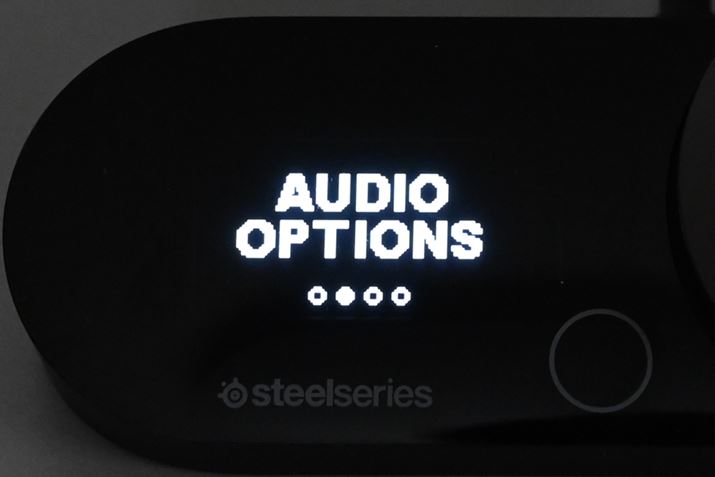 uAUDIO OPTIONSv͕ǂI[fBI֘ÃJX^}CYj[܂Ƃ܂Ă郁j[BCRCU[ݒiFLAT/BASS BOOST/FOCUS/SMILEY/CUSTOM EQjAQCݒiLOW/HIGHjATChg[iOFF/LOW/MED/HIGHjA}CN{[i10iKjA^b`{^1^bvŋNł}CN~[g@\iENABLED/DISABLEDjȂǂJX^}CYł