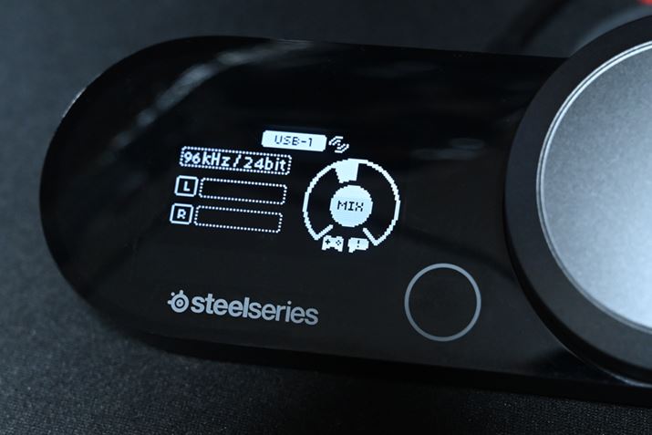 uChatMix@\v͖{̒P̂ł͗płAPCڑăRpjIAvuGG SonervƑgݍ킹邱Ƃŏ߂ėpł悤ɂȂĂBuChatMix@\vpłԂƃfBXvC\uUSB-1v̉EɐpACRȀԂő^_CƎʐ^̂悤ȕ\ɐ؂ւAQ[TEhƃ}CÑ{[oX𒲐邱Ƃł