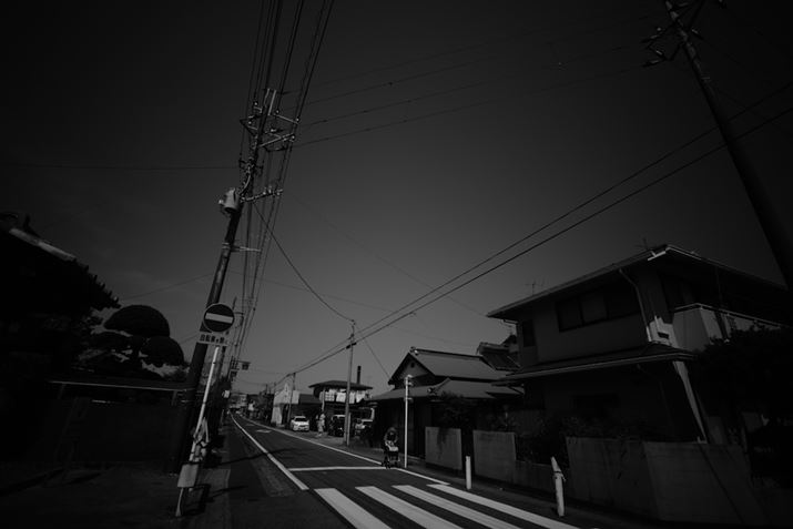 CȂHn̕iAOf[V̎ӌh}`bNȕ͋CoĂꂽB̎ʐ^͊JF4ŎBĂZ fcALAOWA 10mm F4 CookieA10mmi35mmZ15mmjAF4A1/1600bAISO100AzCgoXFVANGCeBusN`[Rg[FJ[{AANeBuD-CeBOFȂBeʐ^i5568×3712A4.1MBj