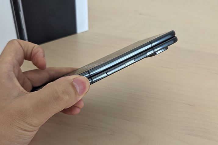 猩ƁǍ킩ł傤BȂ݂ɁAẼ{^͓d{^ƎwF؃ZT[˂Ă܂