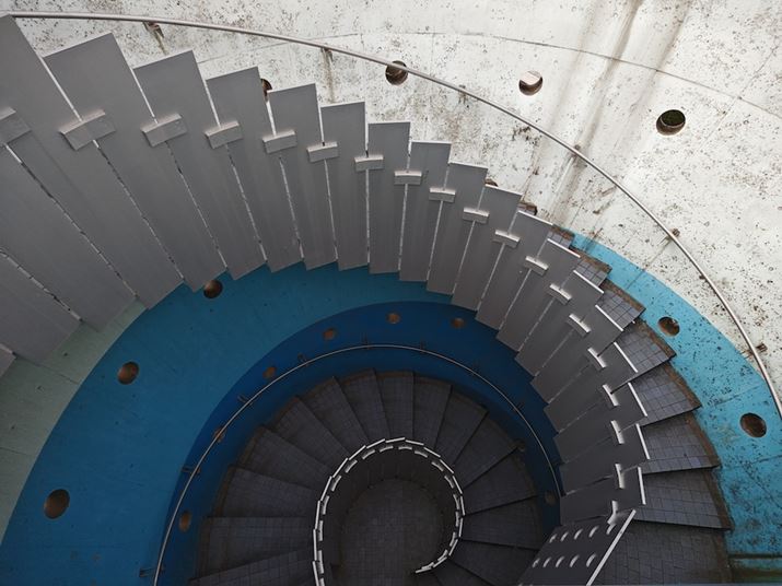 AQUOS R8 proAY[F0.7{AxFISO50AVb^[Xs[hF1/162bAilFF1.9AzCgoXFI[gBAI[gHDRFIteʐ^i3968×2976A2.9MBj