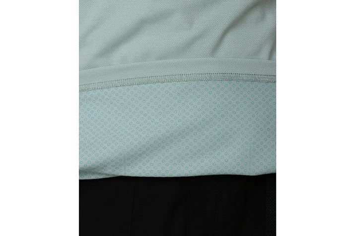 ʂɃvgꂽpނł鏬ȐT[Npʂ𔭊