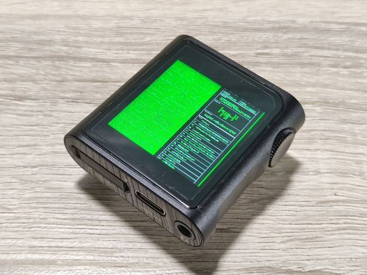 ̂ЂɂۂƎ܂قǂ̃RpNgȃ{fBShanlinguM0 ProvByȃf[^ۑłXg[W͗pӂĂ炸AmicroSD[J[hiő2TBjڑĉ^p`