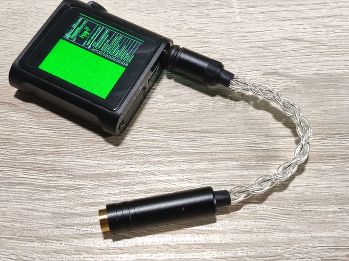 ϊP[uڑ邱ƂŁA4.4mmoXڑΉ̃CzEwbhzڑł悤ɂȂ