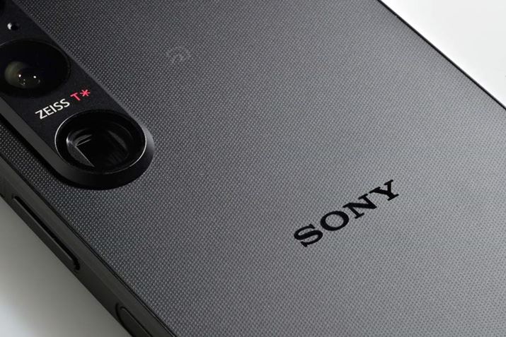 uXperia 1 Vv͔wʂɍׂȉʂ{ĂBuXperia 1 IVvƔׂƃz[hۂ̃tBbg