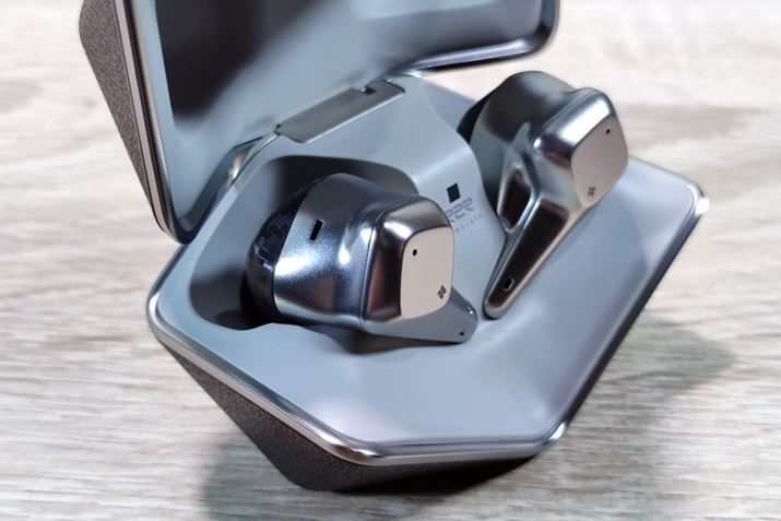 Vo[ANZT[̂悤ȍ̂fUCۓI