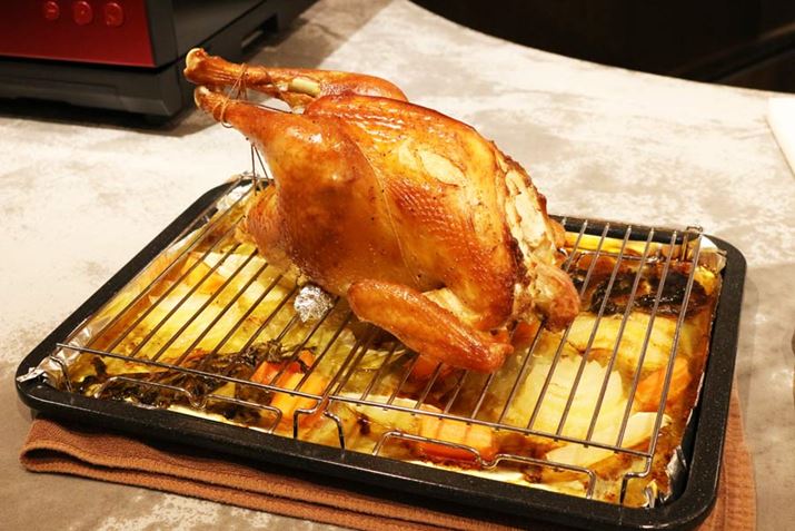 H~ĂFقڋψɕtĂ܂BpMɂ͎Ղ藎Ă܂A{̓pTpTɂȂĂȂ̂ł傤H