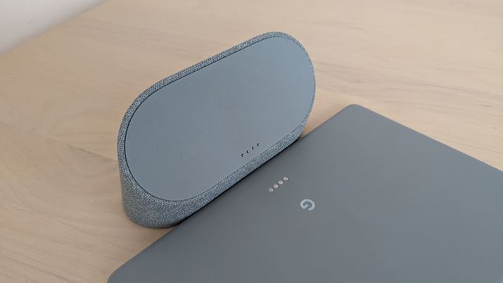 [dXs[J[z_[ƁuPixel Tabletv̒[qm킹悤ɑ