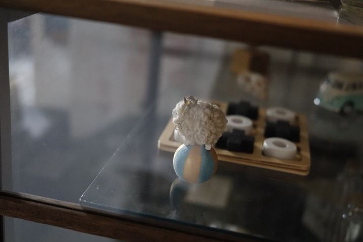 EOS R100ARF28mm F2.8 STMA28mmi35mmZ45mmjAF2.8A1/80bAISO6400AzCgoXFI[gAsN`[X^CFX^_[hBeʐ^i6000×4000A7.7MBj