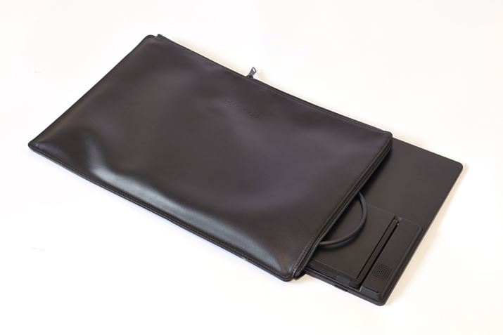 X[uP[X͂炩fނŕی͂͒߁B^ю̓fBXvCʂɃXgXȂ悤ɒӂƂł