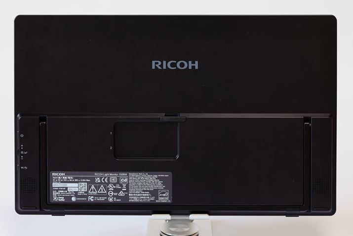 f͂USB Type-C|[g2BHDMI͔͂܂B1.5W×2̃Xs[J[Ă܂