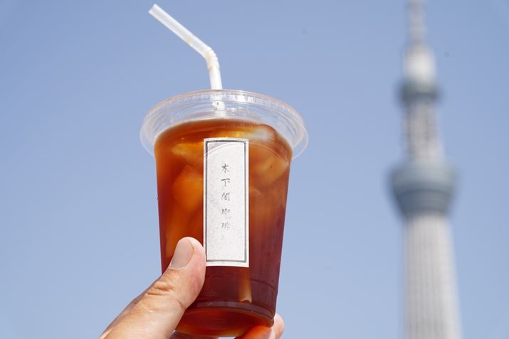 ̓͂ƂĂĂāAxeɃACXR[q[eCNAEgBɃR[q[AÊ݂ő삵܂BBełuAF-ONv{^ggbLO@\͔ɕ֗ł7CAFE20-70mm F4 GA70mmAF8A1/250bAISO100AzCgoXFܓVANGCeBuX^CFrrbhBeʐ^i6000×4000A8.4MBj