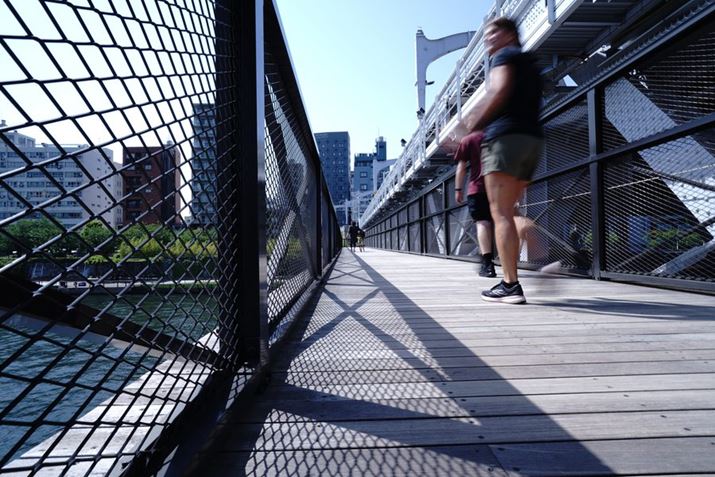 c삪]łu݂o[EI[NvBႢʒuLp[Ŗ̂lqƂ炦܂7CAFE20-70mm F4 GA20mmAF8A1/15bAISO50AzCgoXFuANGCeBuX^CFNABeʐ^i6000×4000A15.4MBj