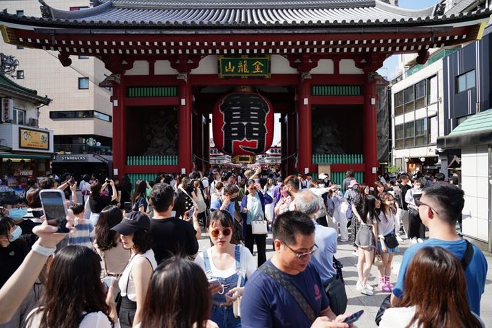 BȂ݂̌i߂Ă܂BLp[œ_20mmƍL̂ł䂤䂤Əi荞ނƂł܂7CAFE20-70mm F4 GA20mmAF4A1/400bAISO100AzCgoXFI[gizCgDjANGCeBuX^CFrrbh