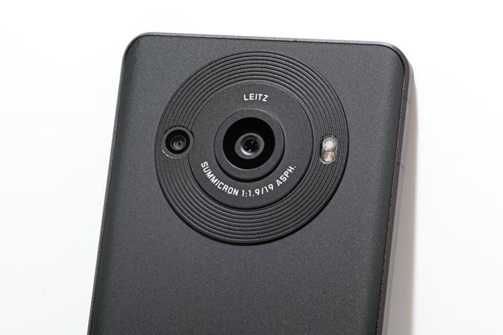 uAQUOS R8 prov́A1C`i1.0^j̑^ZT[ɂ郁CJ̗pBœ_19mmi35mmZj̒LpỶEɁu14chXyNgZT[vAɃ|[g[g[hp̑pZT[iL190fjĂ