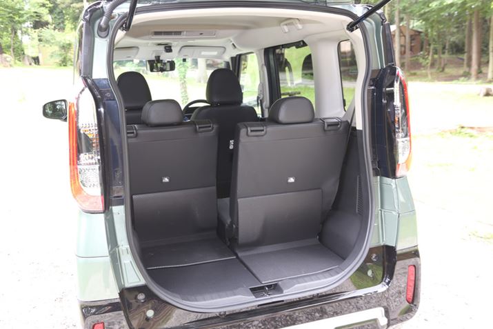 V[g͑Oɍő32cm̂ŁAɓΌȂ̑ԂLAOɓ΃QbWɉו𑽂ڂ邱Ƃł܂