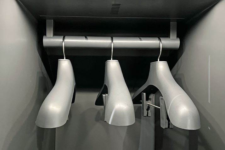 nK[3{t܂BnK[|a5܂AxɃZbgł͍̂ő3܂ŁBŝ̃nK[̎gp͋֎~Ă܂BnK[pCv̑ω׏d6kg