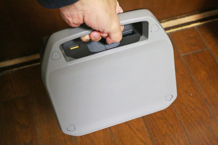 ]f͓VʂɕtĂnhwʂɕύXB^ԂƂ͖{̂኱΂߂ɂȂ邪AdʂyȂ̂ŎÂ炳͊Ȃ