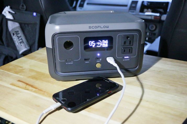 X}[gtH̏[dUSB|[ggpBd͂8WxȂ̂ŁA܂͂ȂBuRIVER 2v̓drcʂ44Ał[dԂł鎞Ԃ5Ԃƕ\Ă̂ŁAԂ̎Ԓق̐l̃X}[gtH̏[d]T