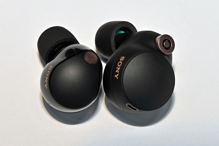 ʐ^uWF-1000XM5ṽCz{́AEuWF-1000XM4ṽCz{́BpbƌłȂĂ邱Ƃ킩肢邾낤