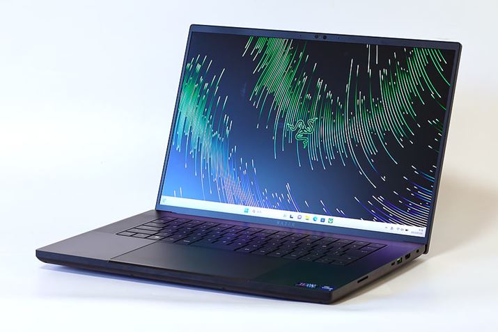 EƂufA[hMini LEDfBXvCv𓋍ڂuRazer Blade 16 Dual UHD+FHD+ Mini-LED - RTX 4070v