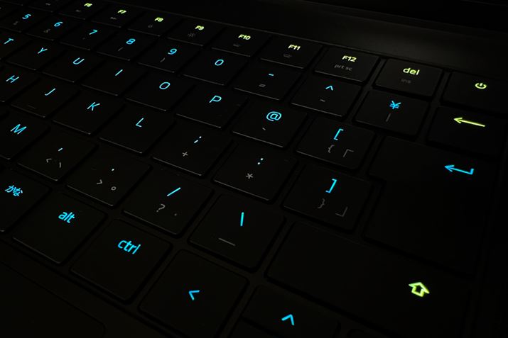 L[{[hobNCǧ̘R̂ȂɒځB{bƑS̓IɌ̂邪A{f̘͌RꂪȂANAȕ\ł