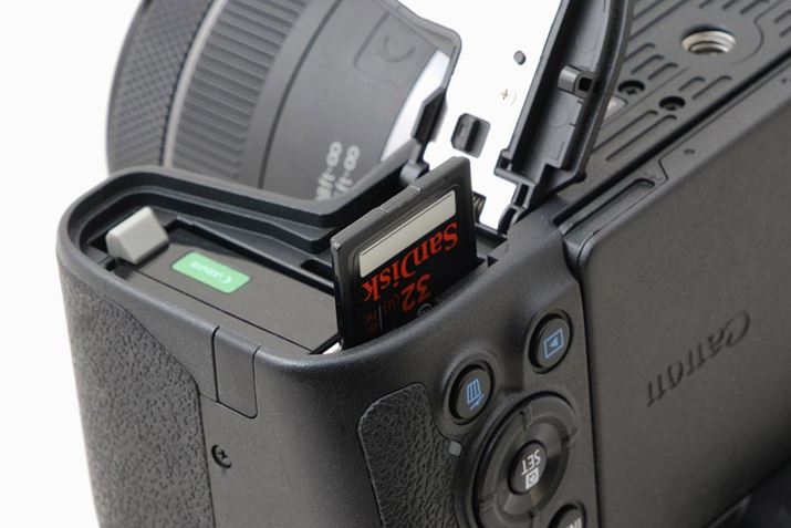 ^EyʉD悵Ă邽߂SD[J[hXbg̓obe[̃VO^Cvł