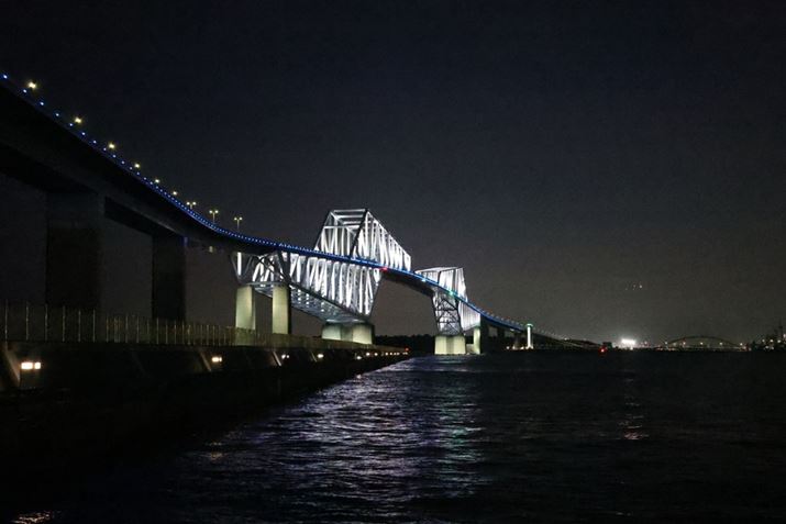 EOS R8ARF24-50mm F4.5-6.3 IS STMA50mmAF6.3A1/100bAISO102400AzCgoXFI[gAsN`[X^CFX^_[hBeʐ^i6000×4000A8.8MBj