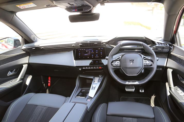 V^u408vɂ́AãXeAOwbhAbvCXggplȂǂpꂽAvW[Ǝ́ui-Cockpitv̗pĂ