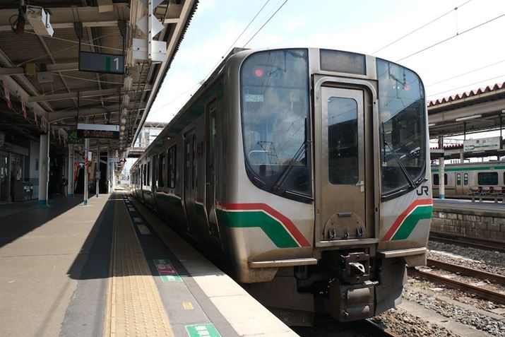 cւ͌SRwJR։zŌ܂Bs獂oXŌ@܂X-T5AXF18-55mmF2.8-4 R LM OISA18mmi35mmZ27mmjAF8A1/150bAISO200AzCgoXFAUTOAtBV~[VFPROVIABeʐ^i7728×5152A18.5MBj