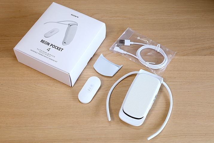 uRNPK-4Tvɂ́AuREON POCKET 4v{́AulbNoh3vAGAt[p[cAUSB Type-CP[uiL^jAuREON POCKET TAGvȂǂt܂