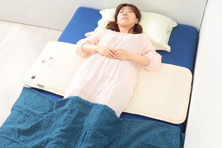 igĂ}bgX~zc̏ɕ~ĎgpBTCY1,200ij×500ijmmŁAݒuʒuɂĐڂ镔͕ς܂Aʐ^̏ꍇAw̒炨Ku傢}bgSOYOv̏ɍڂ܂BɃ}bg̋Cz邱ƂŁAKȉxƎxL[vdg݂Ȃ̂ŁA|zcȂǂgƂɂ́AzCrCit@jӂȂ悤ɒӂ܂傤