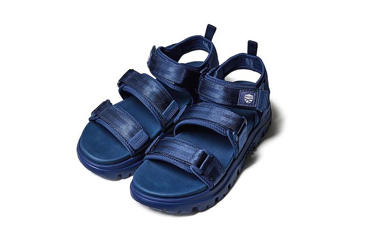 ulIoW[ EXviiԁFSK-238jBJ[͎ʐ^́ufjvقAuubNvug[vv̑S3FœWJ