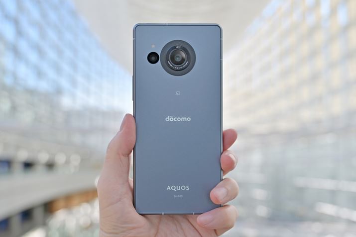 tbOVbvfuAQUOS R8 provƓA2023NẴnCGhfƂēoꂷuAQUOS R8vBJ[oG[V̓u[i{摜jƃN[2F