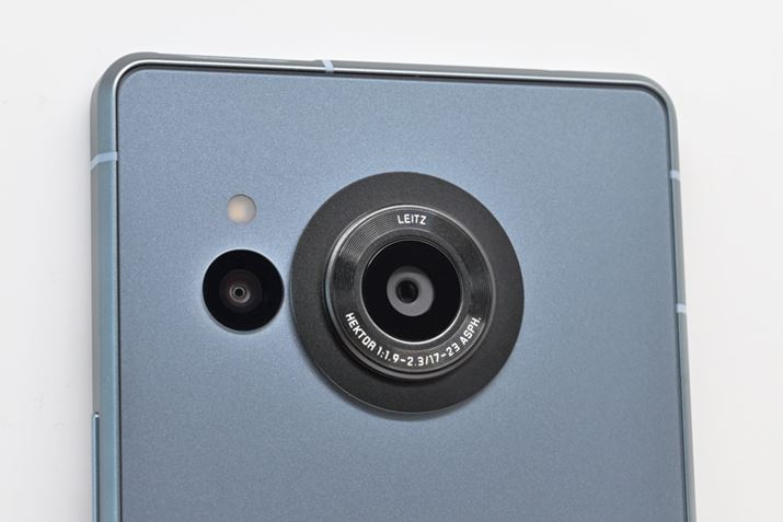 LpJŁAEWJBWJ1/1.55C`̑傫ȎBfq𓋍ڂĂA̕Y傫BYɂ̓CJJЊďĆuwNg[v̗pĂ