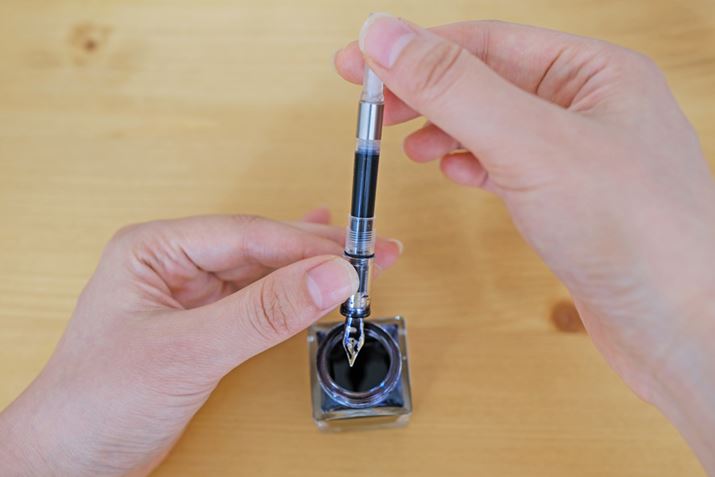 CN̋źAyɃRo[^[t܂܍s܂Byɕt]ȃCŃA炩zŐ@OKł