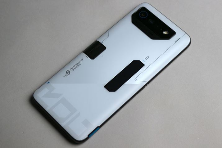 ؋@́uROG Phone 7 UltimatevBwʂɃTufBXvCpuAeroActive Portalvʃf