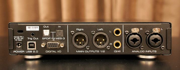 ̃AiOo͂XLRTRSitH[j[qŁAẼAiO͂XLR/TRSitH[ǰp[qBƖp@IȑƌBUSB Type-B[qPCƂ̐ڑpBΉTvOg^ʎqrbg[ǵAő768kHz^32bitiPCMj11.2MHziDSDj 