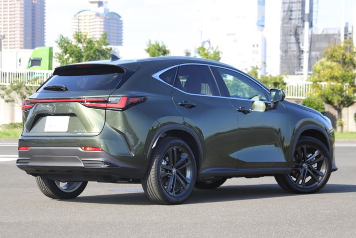 NTXuNXv̊Oς́AXshOƌĂ΂^̃tgOIBS̓IɁA򊴂̂O}XȃfUC̗pĂ