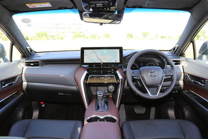 g^unA[ṽCeABZ^[R\[͔n̈ƂC[WĊJĂA獶EւƍLCplfUCɂāAݍ܂悤ȋԂoĂ