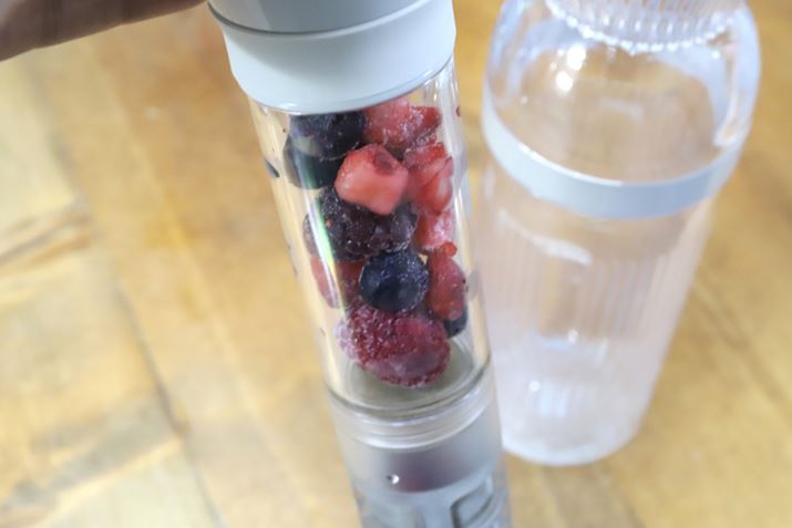 RrjŗⓀ̃~bNXx[𔃂ĂAXg[i[ɃCBtB^[ɂĂƁAZo܂