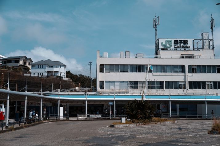 qw痷X^[gI XibvȂCڎw܂fp LA50mm F1.4 DG DNAF8A1/640bAISO100AzCgoXFAJ[[hFeB[AhIWAAXyNgF3:2