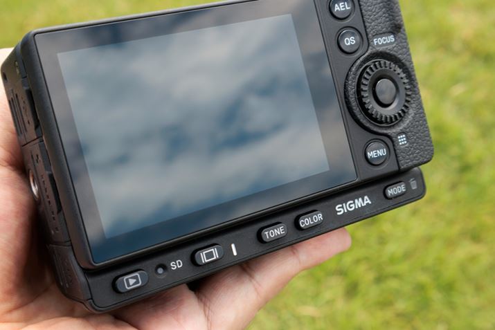 wʁB{^ނ͉ɕł܂A̔zu▭BRgXg𒲐łuTONEvJ[[hύXłuCOLORvƂAppx̍Ɋւ@\CyɑIEύXł܂